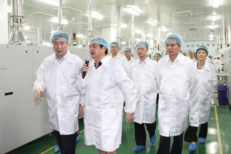 黃躍金蒞臨公司視察調研
