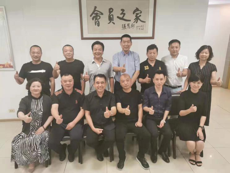我省首個專家?guī)煺匠闪?，今泰裝飾工程經(jīng)理受(圖1)